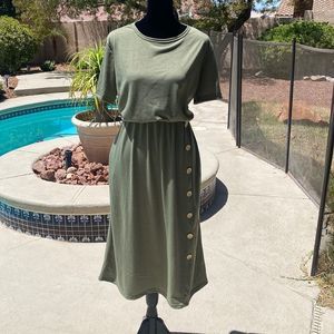 Size 2XL Olive Short Sleeve T-shirt Midi Dress Wit